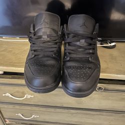 Nike Air Jordan’s 1 Low Triple Black 