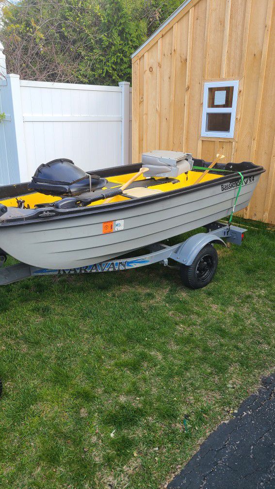Photo Small Boat 2 Trolling Motors And Trailer