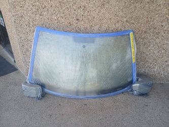 2012-17 Volkswagen Tiguan Front Glass