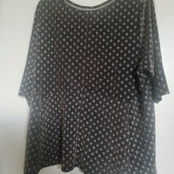 Black & Gold Patterned Blouse – Stylish & Comfortable