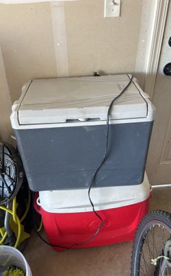 Portable Plug In Ice Chest