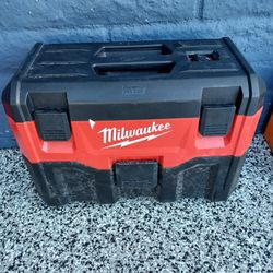 VACUUM MILWAUKEE TOOL ONLY 