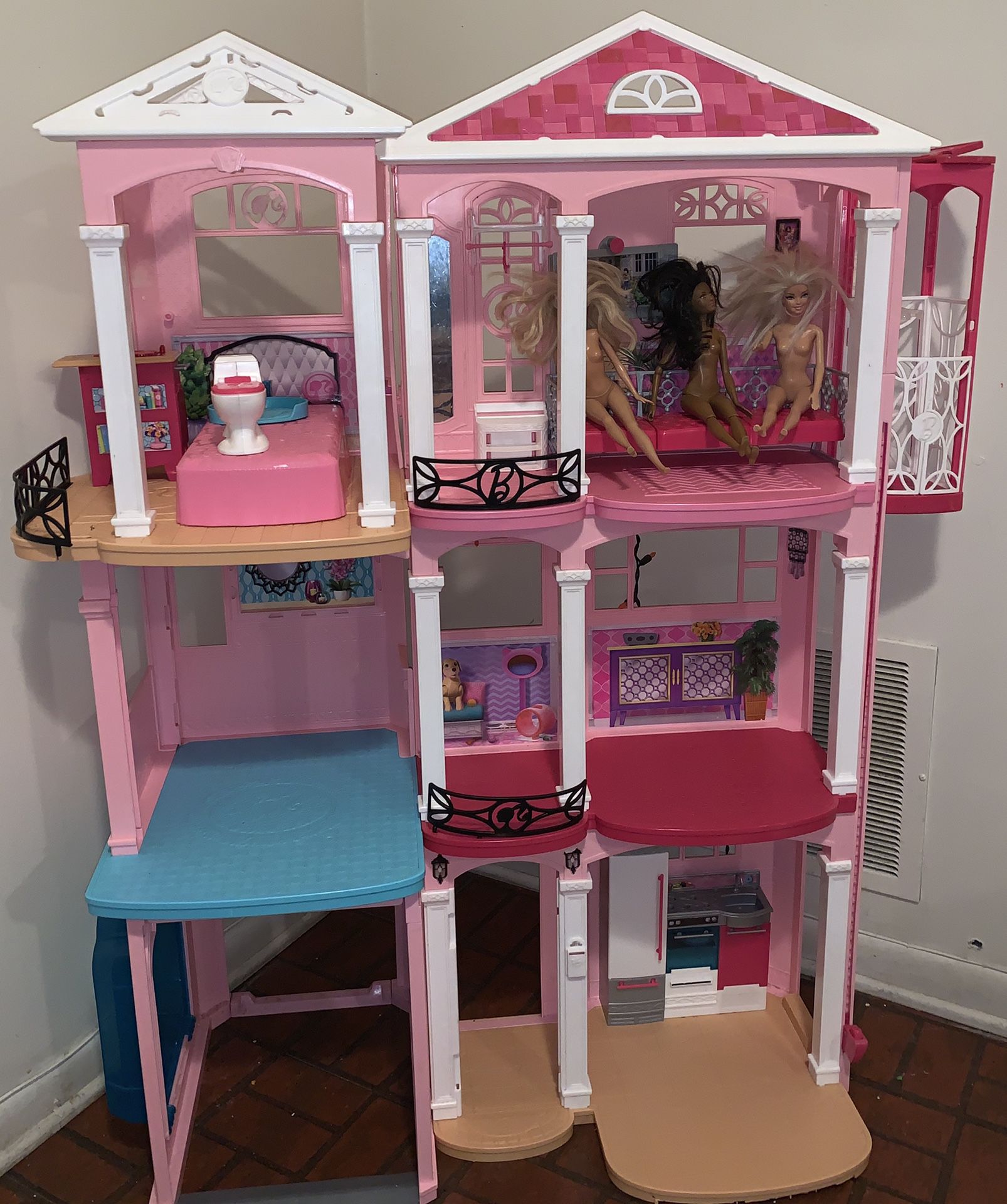 Barbie doll dream house