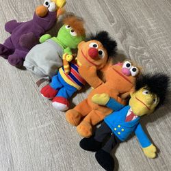 Vintage 1997 Sesame Street Plushies 