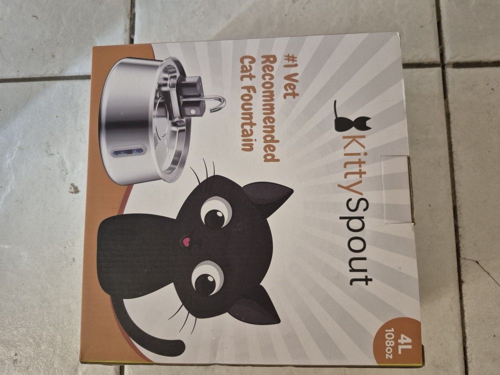 BRAND NEW Cat Fountain