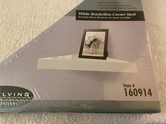 Bracketless Corner Shelf - White