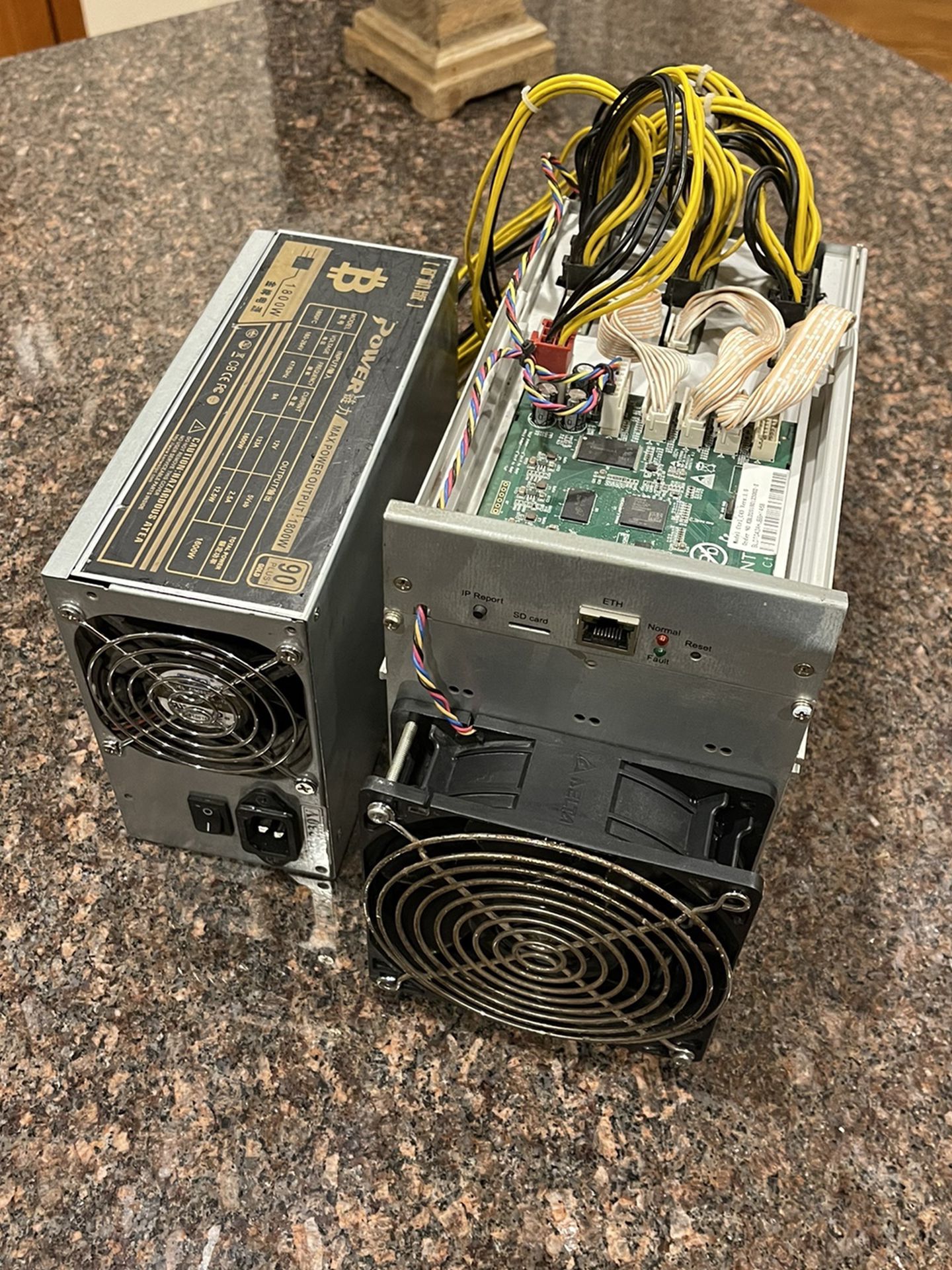 Bitcoin BTC BCH AntMiner S9 SE 17TH/S with Power Supply. S9 S9K S9j Sha256