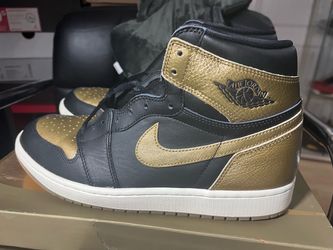 Jordan 1 high black/metallic gold size 12 for sale