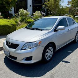 2010 Toyota Corolla LE 