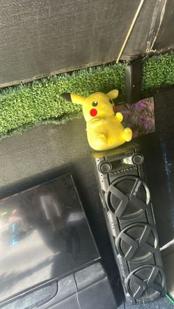 Giant Pikachu