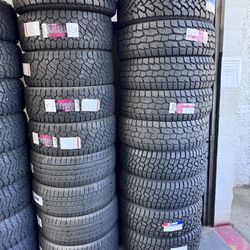 265/40R22 SET OF 4 TIRES WITH INSTALLATION AND BALANCING AND FREE ALIGNMENT 