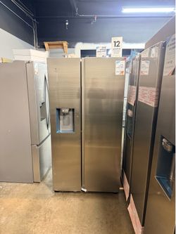 👑SAMSUNG STAINLESS STEEL REFRIGERATOR WITH ICE MAKER AND WATER DISPENSER👑