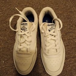 Reebok Classic Size 7
