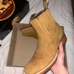 CUATRERO Boots