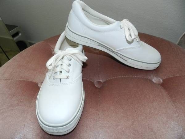 Hanes White Kellie Sneakers - $8