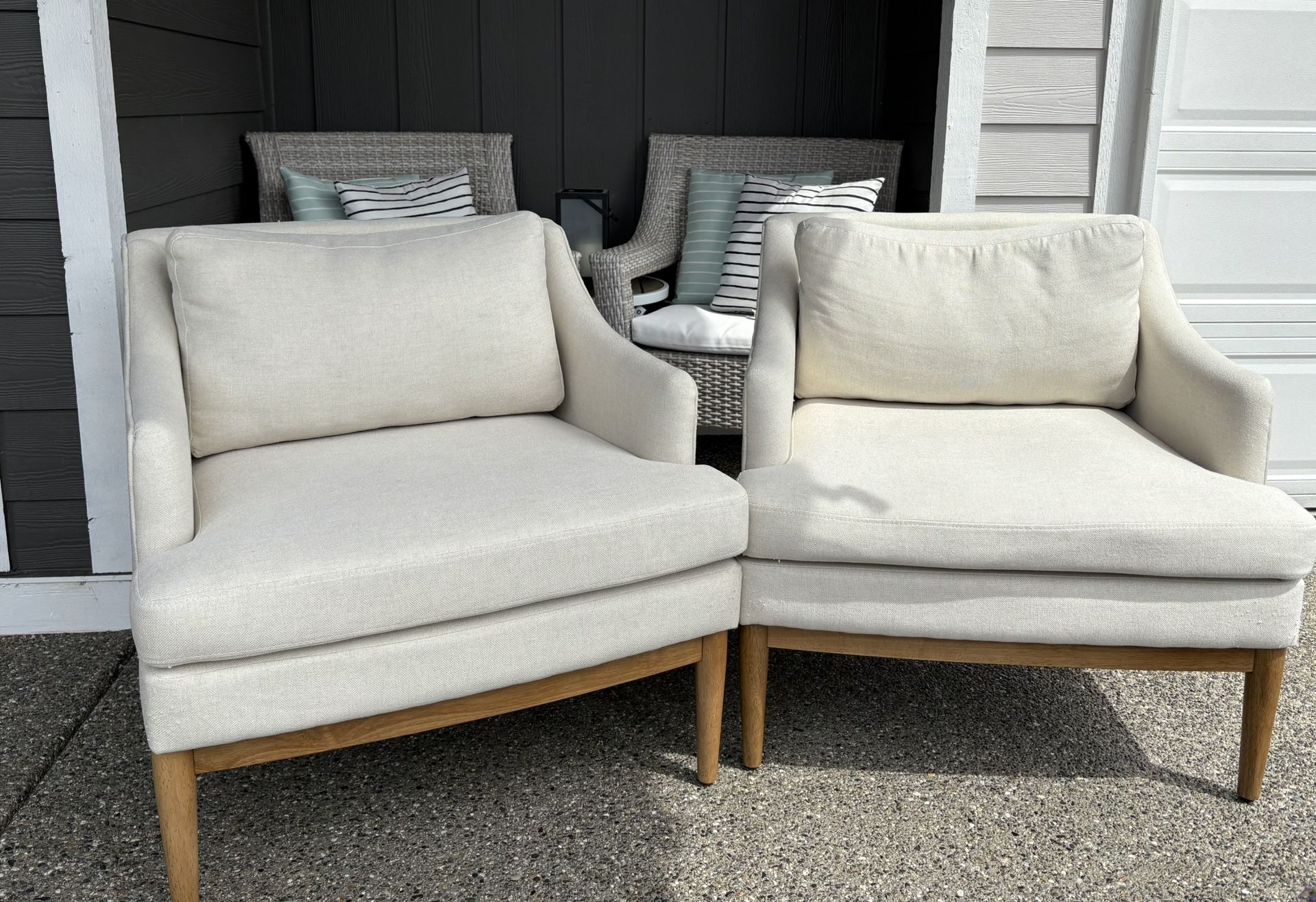 2 Accent Living Room Chairs