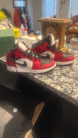 Air Jordan 1s Mid