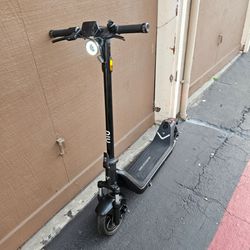 NIU kqi 300p electric scooter