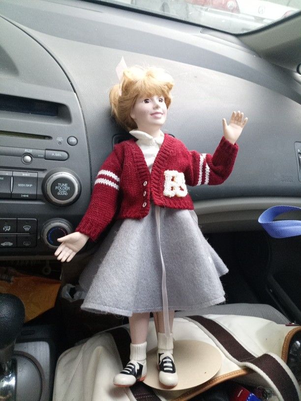 Porcelain "Cindy At The Hop" with Stand