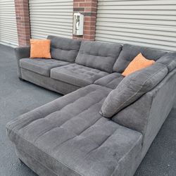 really nice awsome sectional couch 