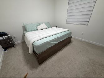 King bed frame with 6 drawers for storage