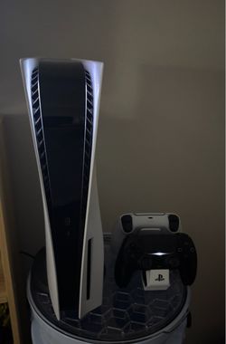 PS5 disc with 2 controllers