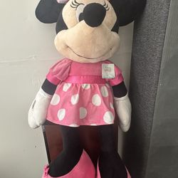 Giant Minnie Mouse 