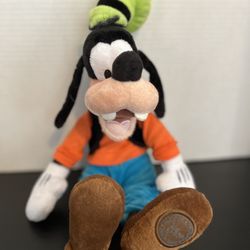 Goofy Disney Store Exclusive Authentic Plush Toy with Hat- Vest-Shirt- Pants