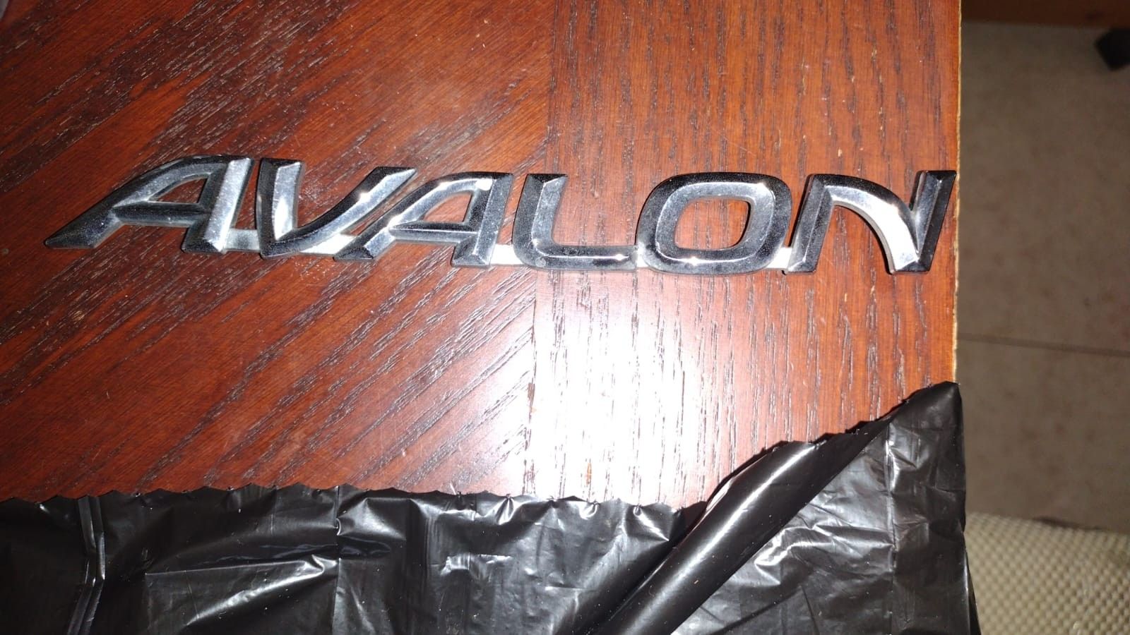 Avalon Rear Badge