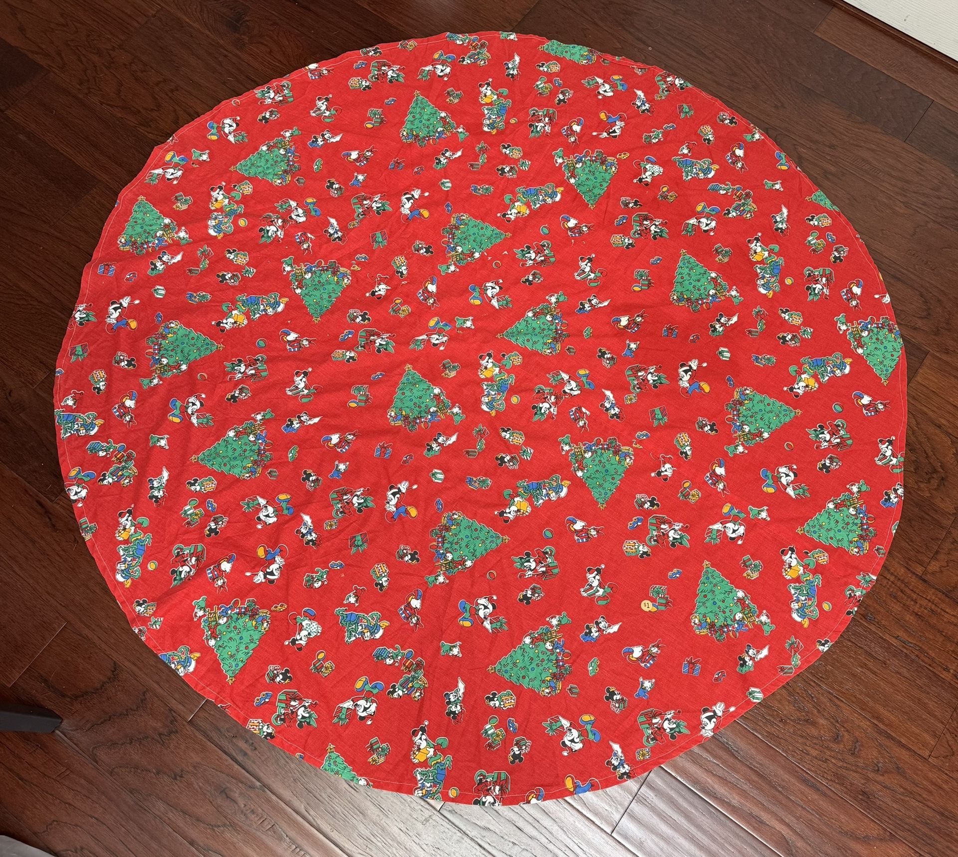 Disney Christmas Mickey Minnie Mouse Round Table Cloth 59 inch diameter just $7 xox