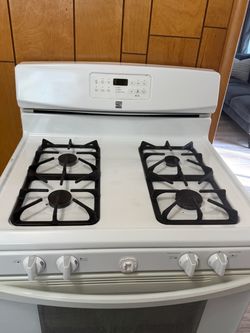 Kenmore White Gas Range Stove