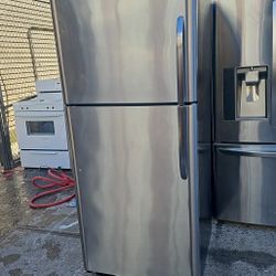Frigidaire Refrigerator 30w 31d 67h