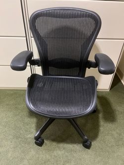 Herman Miller Aeron Chair Size B