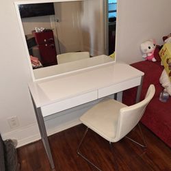 Vanity DESK With Mirror And Chair