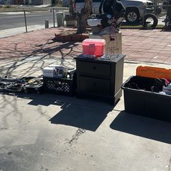 Yard sale !! 16719 Pebble beach Dr, Victorville CA 92395