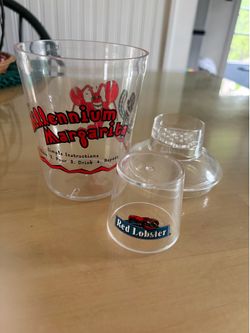 Vintage Red Lobster 3 piece cocktail shaker 90’s
