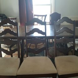 Dining room And 5chairs 