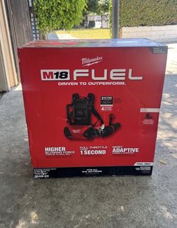 Milwaukee M18 FUEL 155 MPH 650 CFM 18- Volt Lithium-Ion Brushless Cordless Dual Battery Backpack Blower (Tool Only)