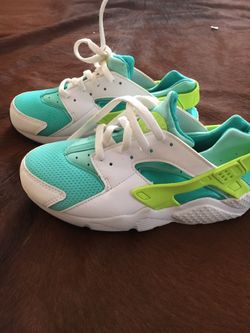 Brand new Nikes Size 2Y
