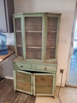 Farm pie hutch