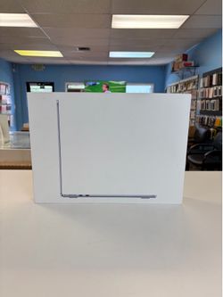 MacBook Air 13inch M5-16gb Ram -512 Newest 2026 model & Apple warranty 2027