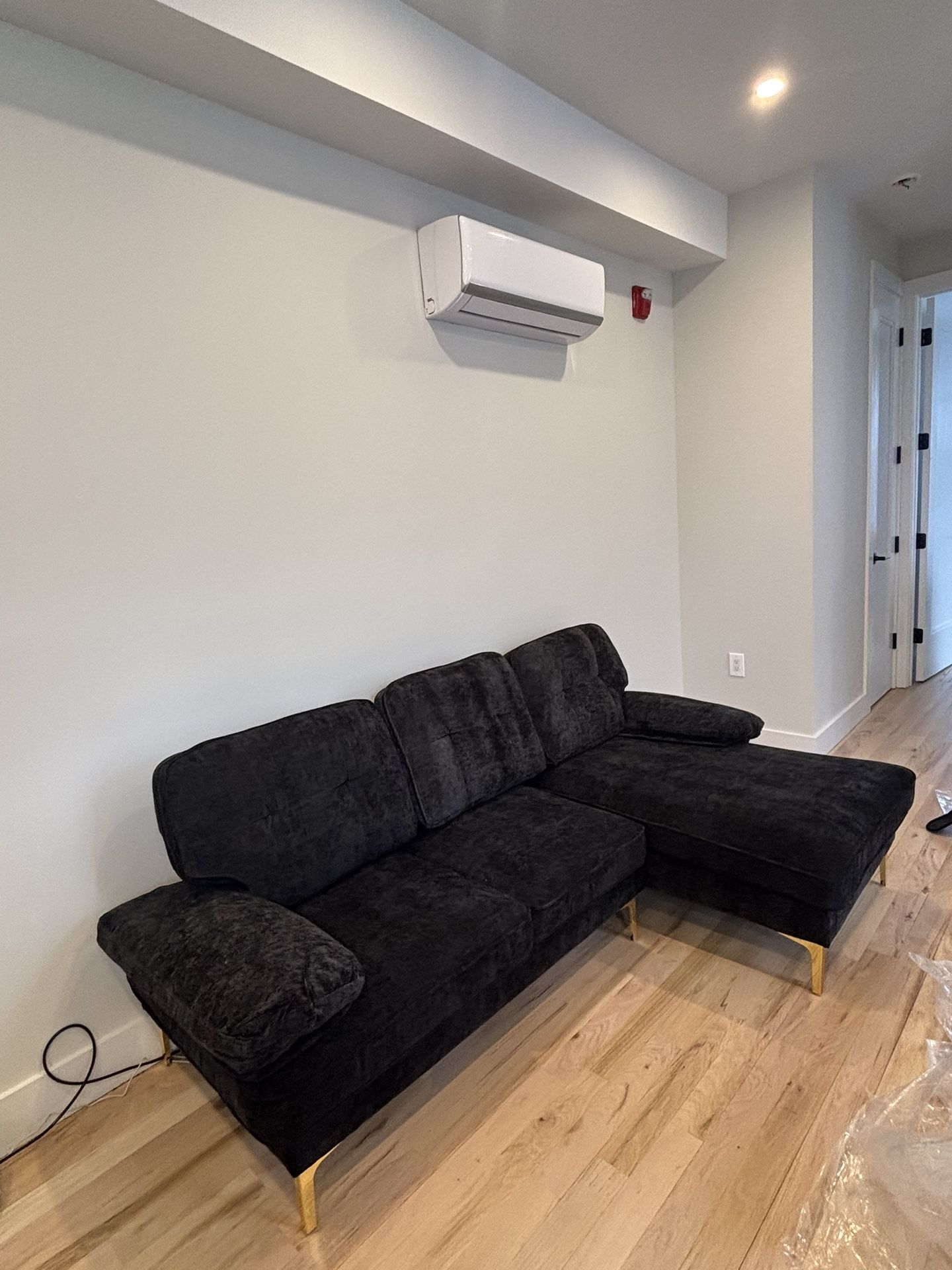 Sectional Modern Couch (PICK UP ONLY)