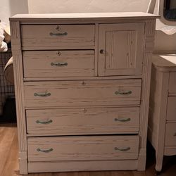 Vintage Dresser Chest 