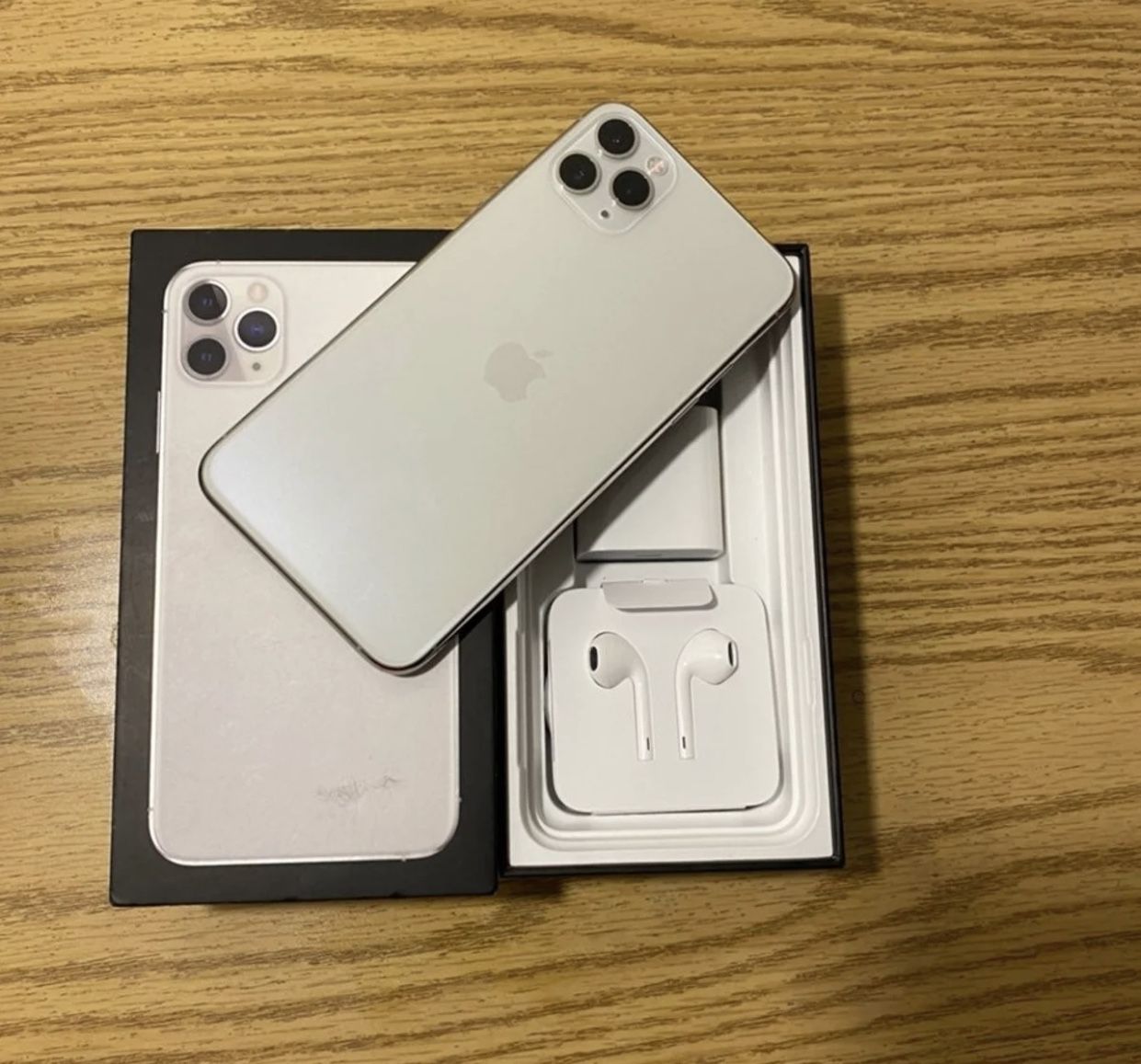 (Silver) iPhone 11 Pro Max 🥇