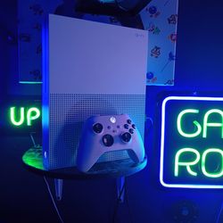 Xbox One s with brand new controller