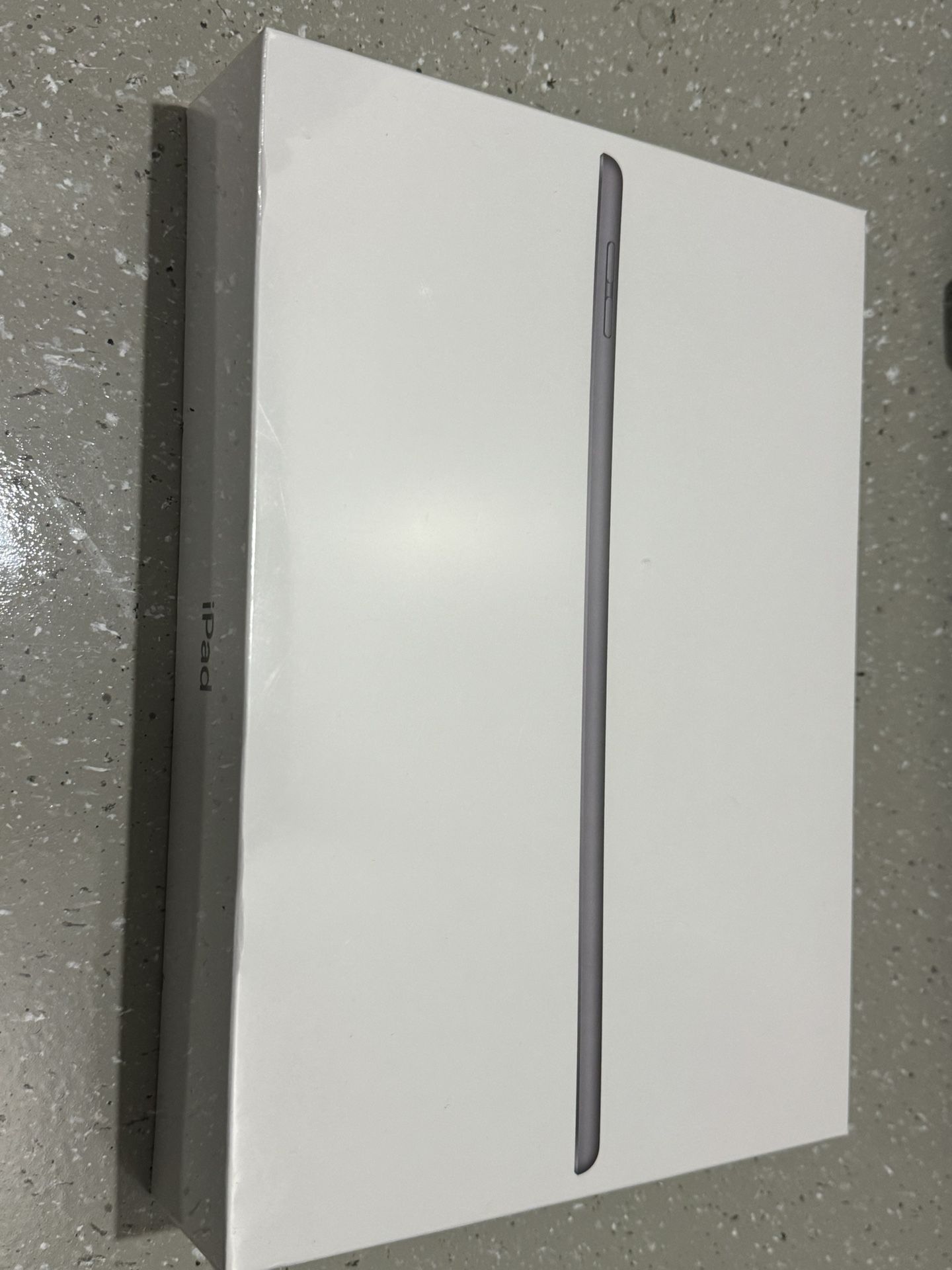iPad, iPad Pencil And Case With Keyboard