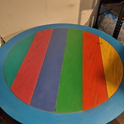 Good condition large size rainbow table like new
