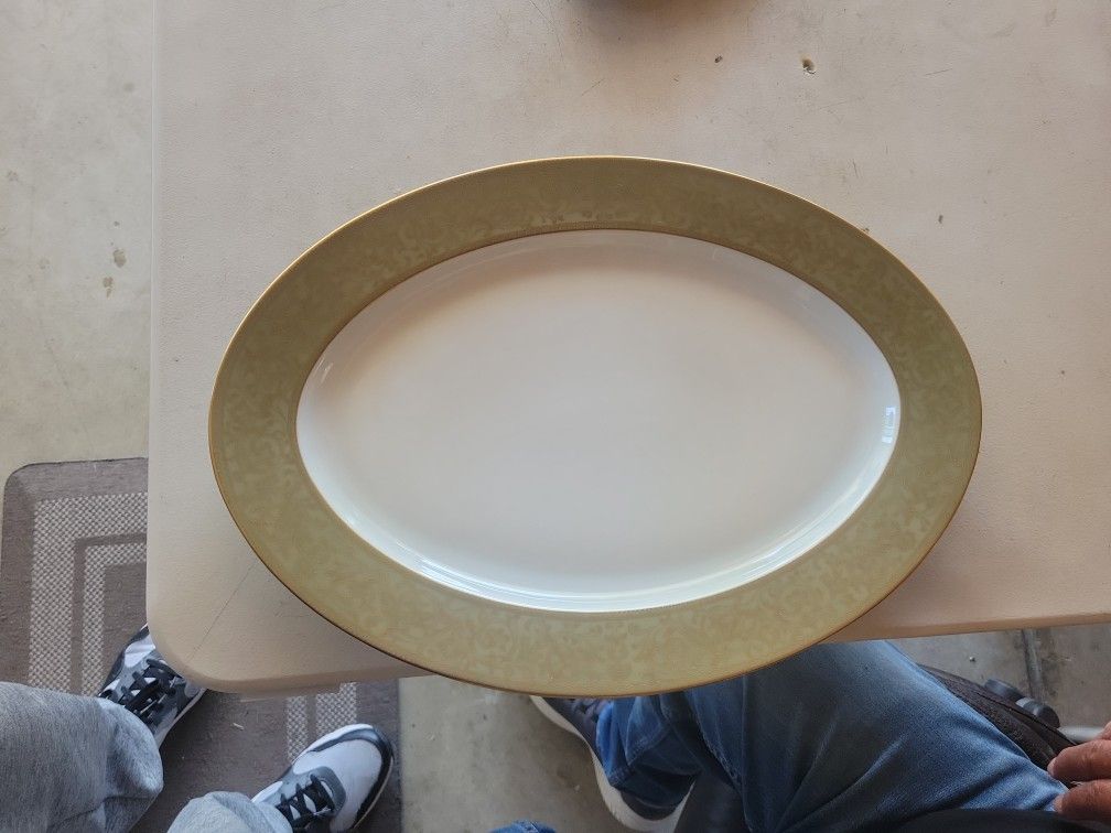 Sango China Set