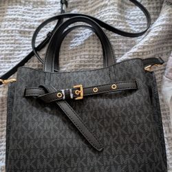MK Small Logo Satchet 