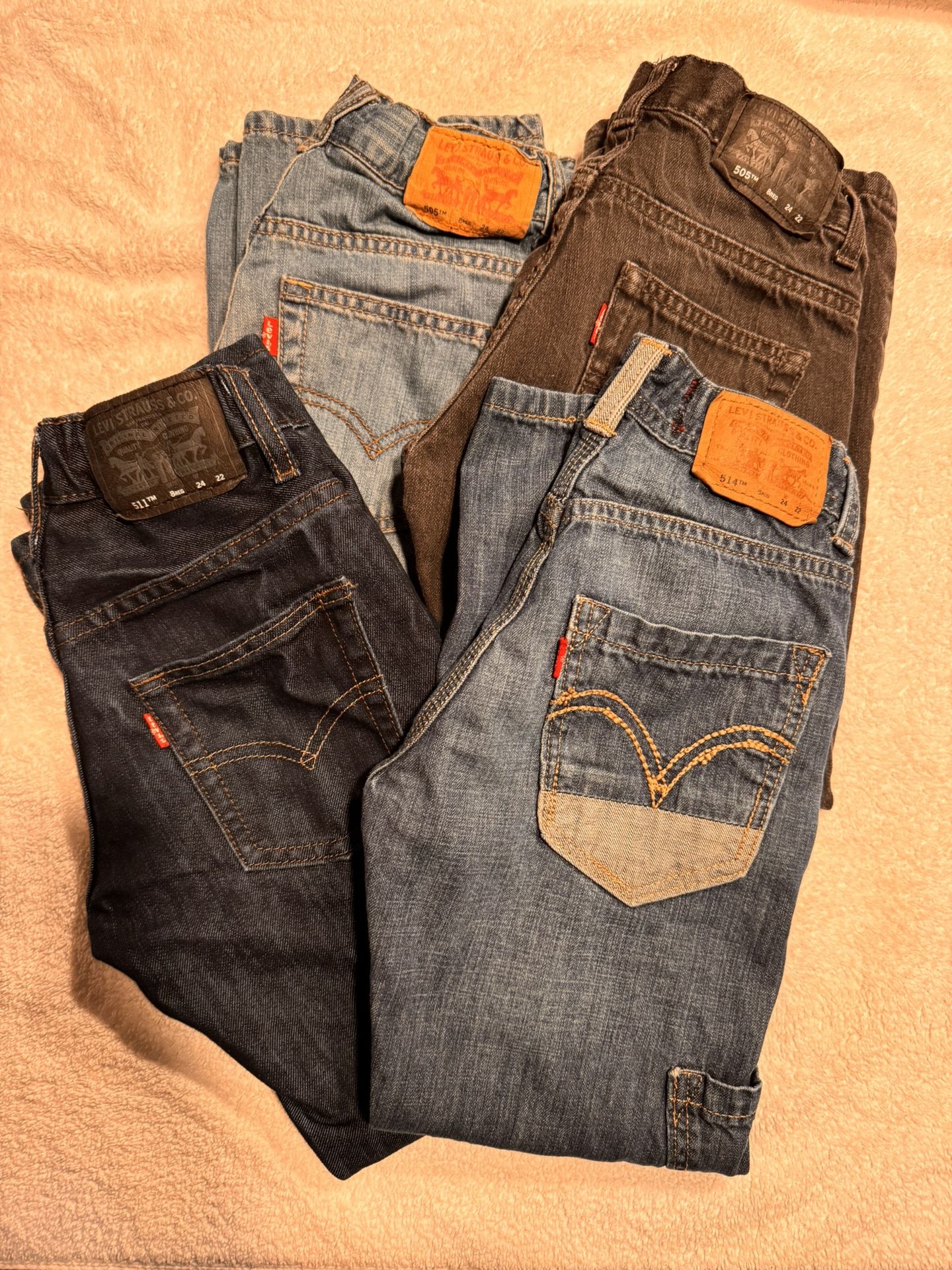 Levi Bundle Size 8 regular